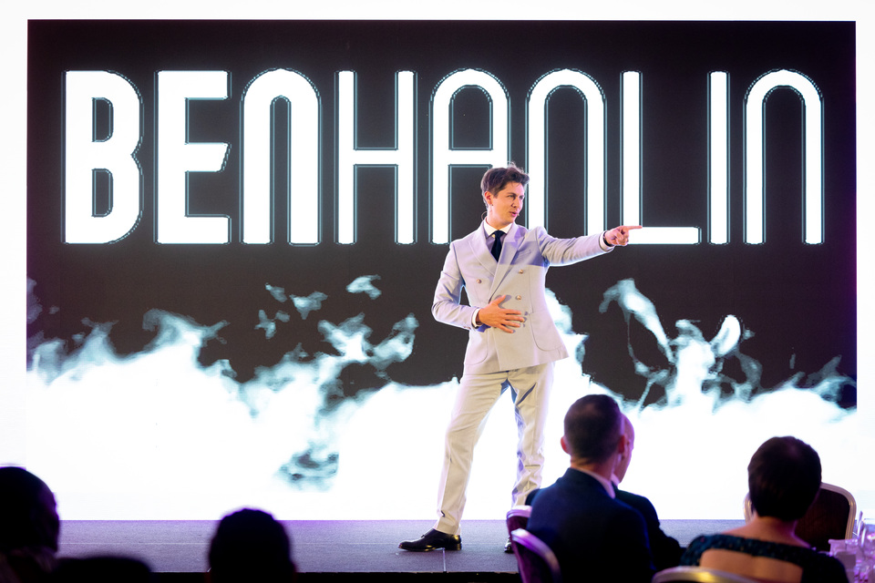 Host, Ben Hanlin, wowed the audience with an unforgettable evening of mind-bending magic